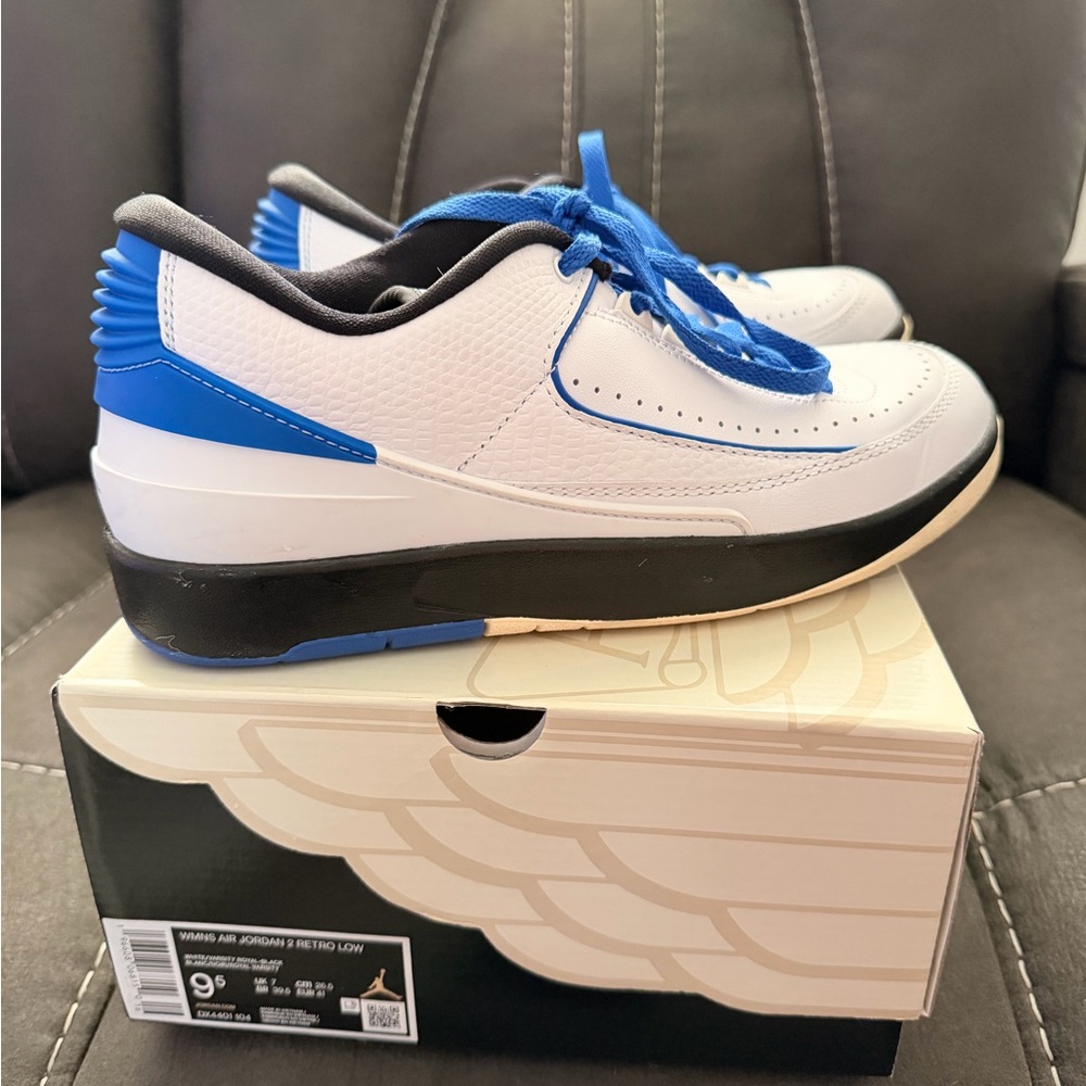 White and Blue Men's Low-Top Athletic Sneakers